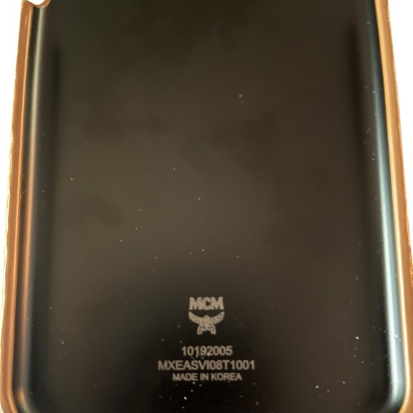 MCM Gold Phone Case with‎ Card Pocket 10192005 - Picture 4 of 4